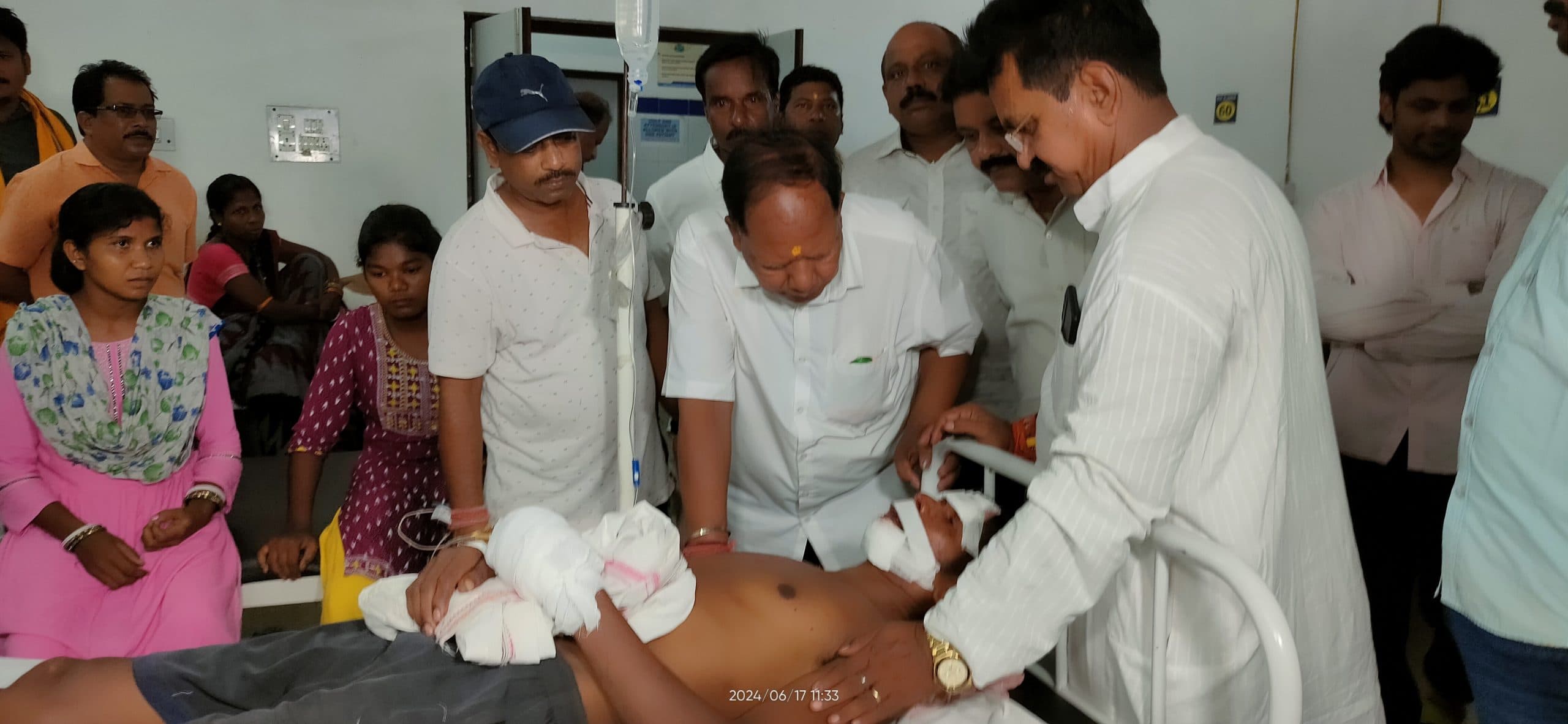 पंकडीही से बणई आ रही सरकारी बस चट्टान से टकरायी, 30 घायल, पांच गंभीर