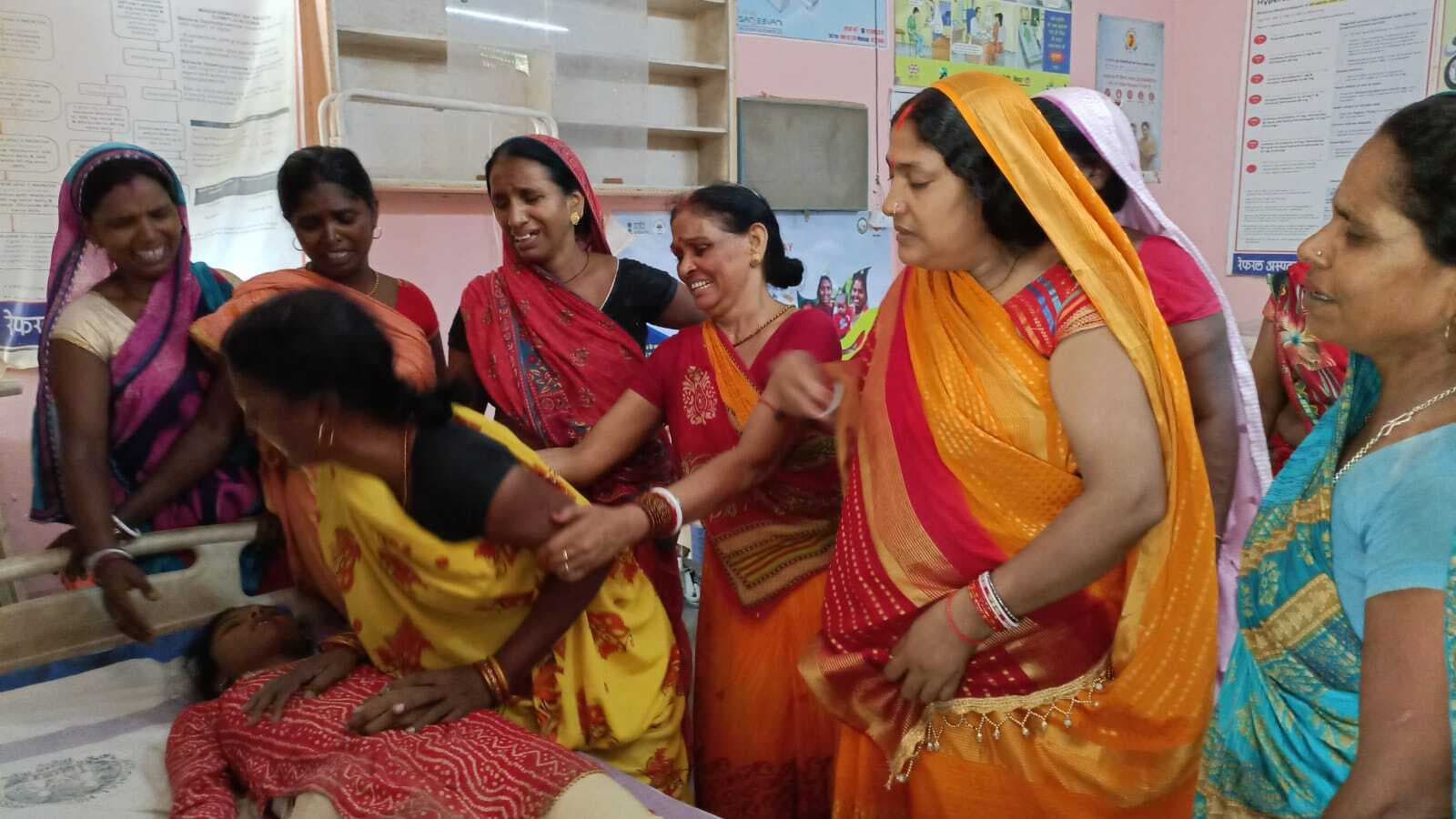 घर के लोहे के गेट में आया करंट, चपेट में आने से युवती की मौत