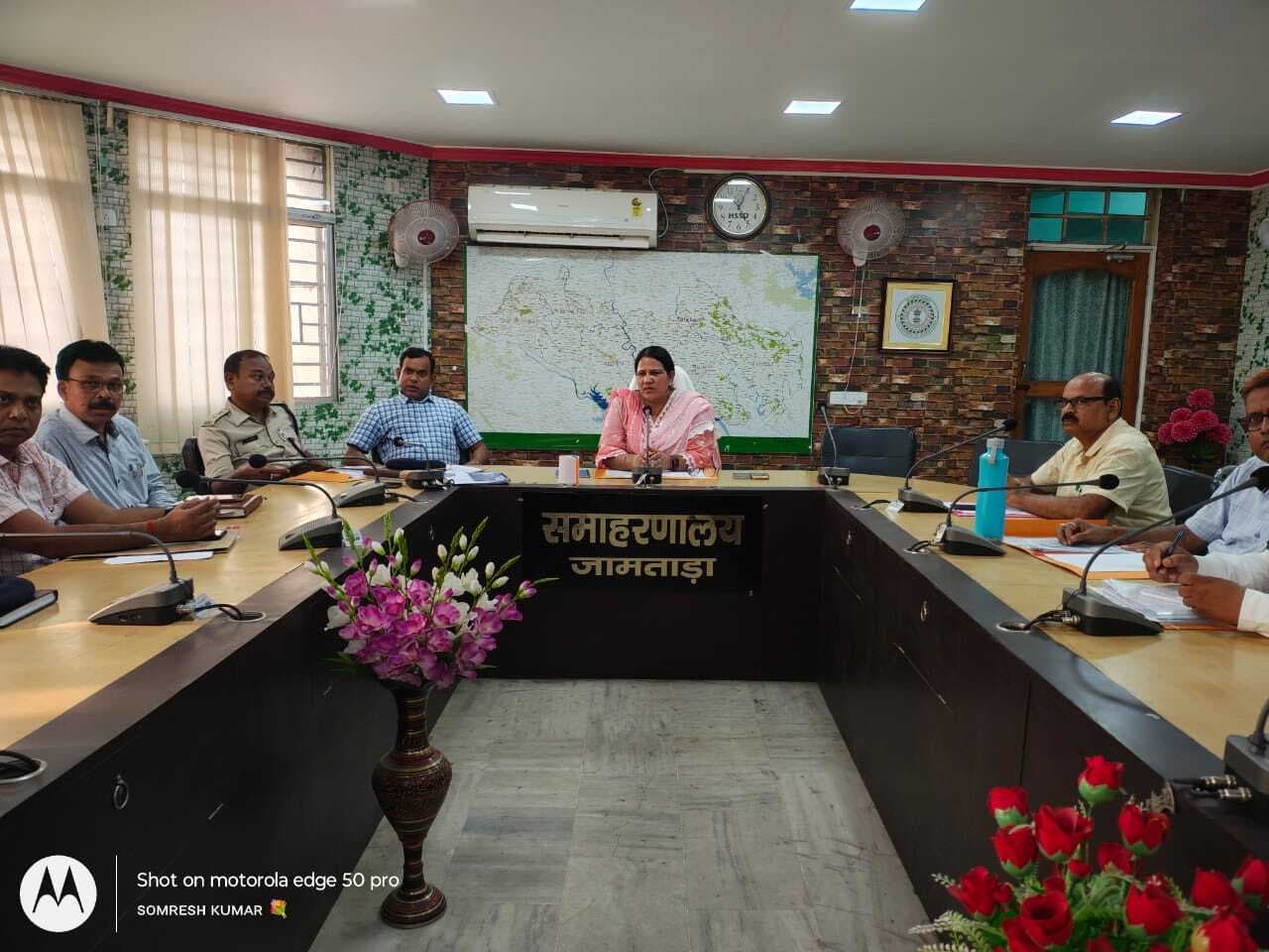 प्रखंडों में कैंप लगाकर बनाया जायेगा दिव्यांगता प्रमाण-पत्र : डीसी