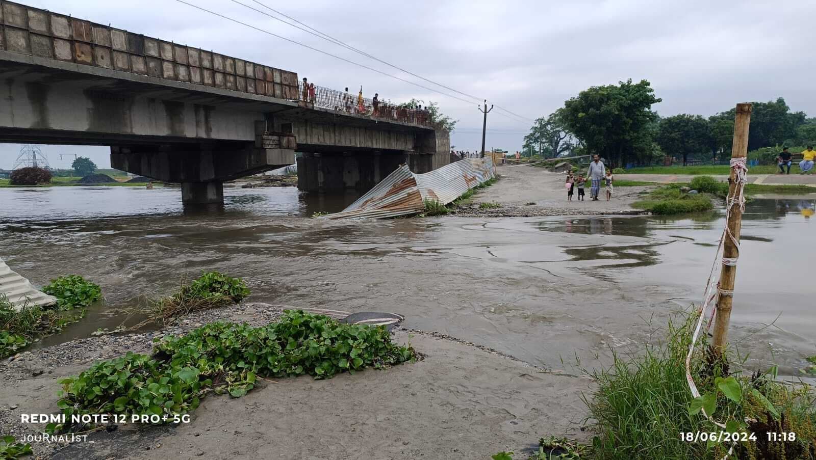 रमनियापोखर गांव के समीप वर्षा से डायवर्सन ध्वस्त, आवागमन बाधित