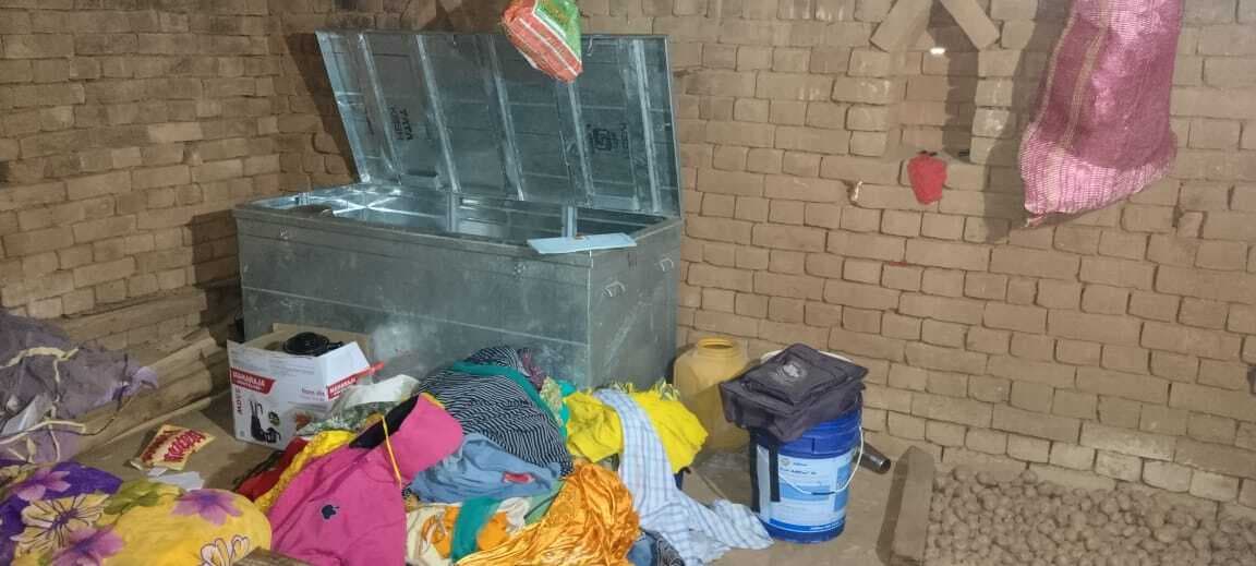 उरवा गांव में दो घरों से तीन लाख की संपत्ति की चोरी