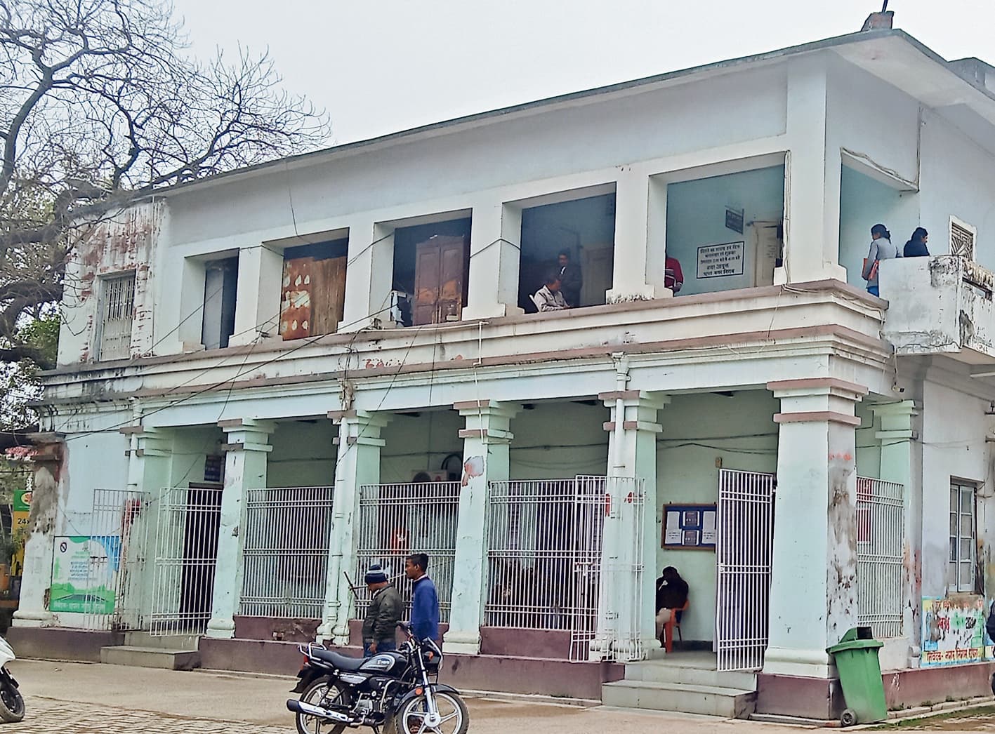 प्रशासनिक स्वीकृति मिलने में विलंब से जल जमाव वाली सड़कों का निर्माण अधर में है लटका