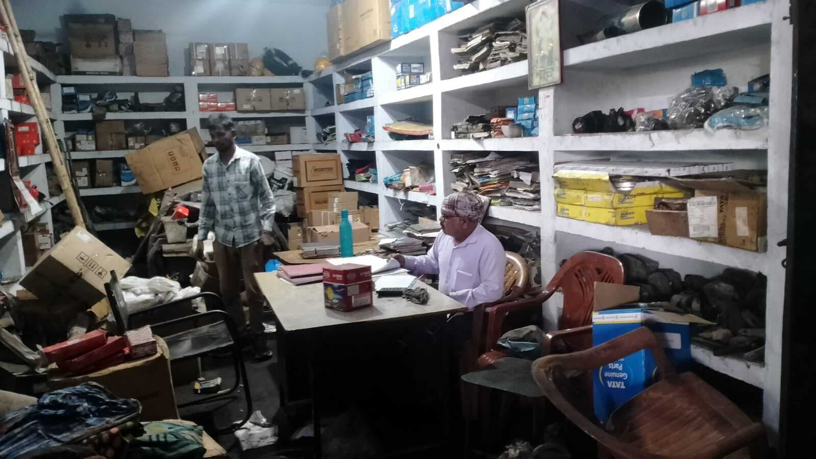 अपराधियों ने वर्कशाप में कर्मियों को बंधक बना कर लाखों के पार्ट्स पुर्जे लूटे