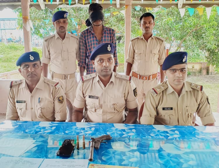 अपराधी रणधीर गिरफ्तार, कट्टा व कारतूस बरामद