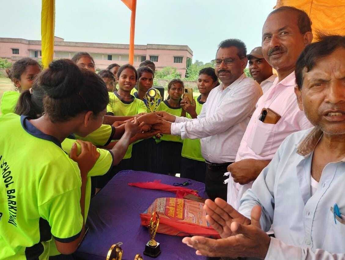 सुब्रतो कप के बालक व बालिका वर्ग में बड़कियारी ने फाइनल में बनायी जगह