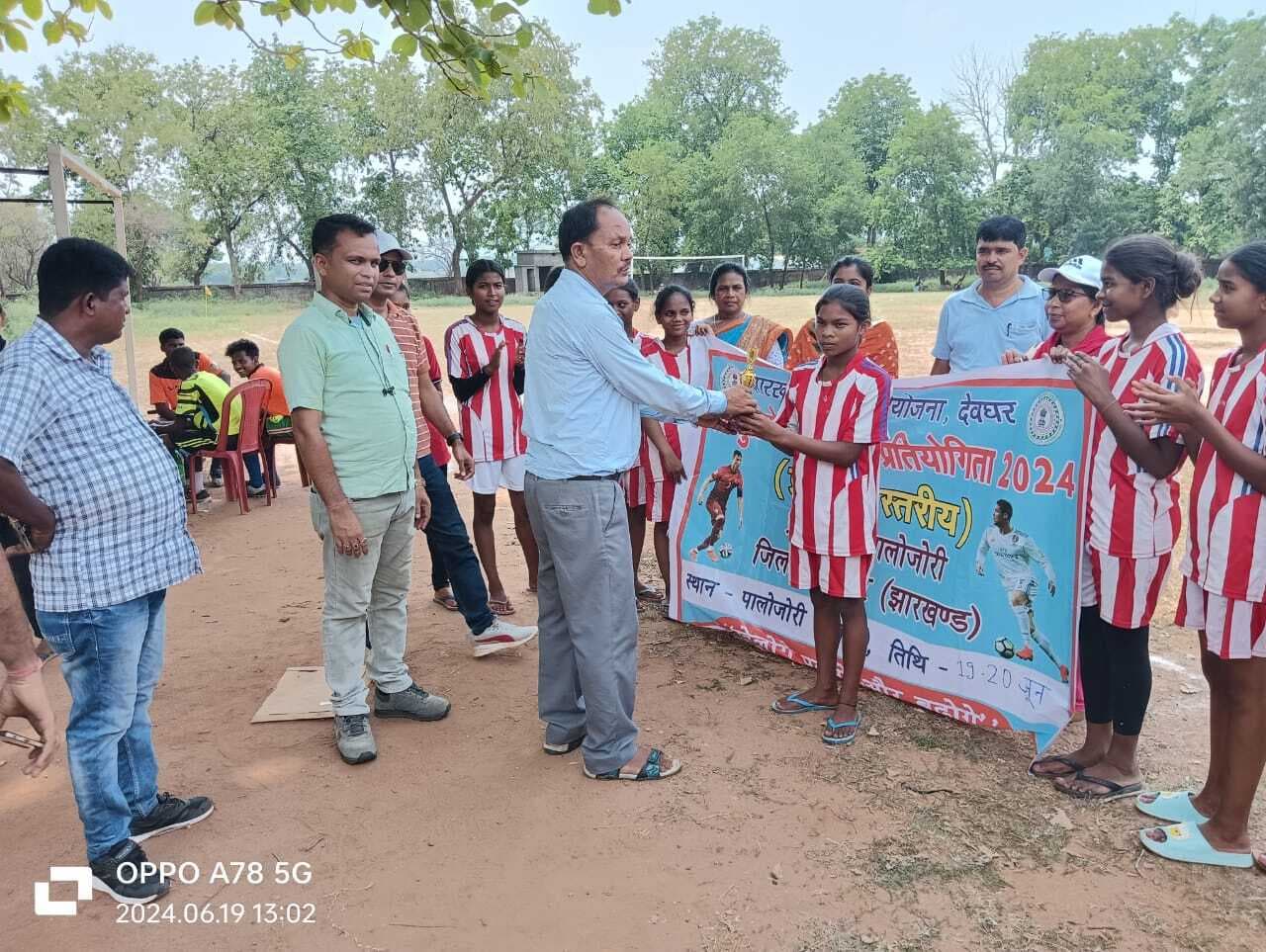 सुब्रतो कप फुटबॉल मैच की बालिका वर्ग में केजीबी व बालक वर्ग में यूएचएस सिलगड़िया विजेता