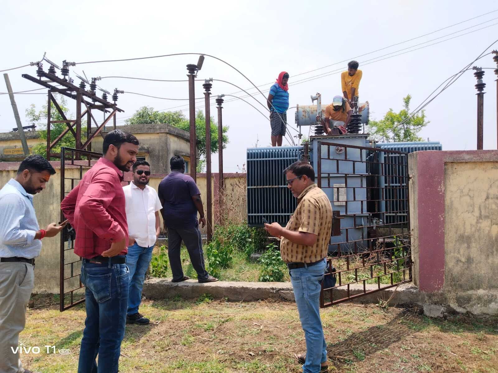 ठनका गिरने से ट्रांसफाॅर्मर हुआ खराब, वैकल्पिक उपाय से जलापूर्ति की तैयारी