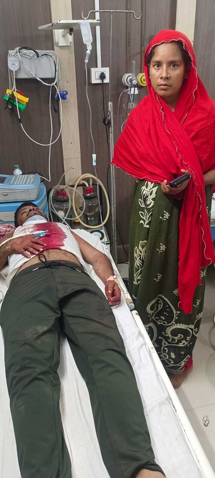 निमंत्रण पर खाना खाने आये युवक ने दोस्त पर चाकू से किया हमला, गंभीर हालत में भर्ती