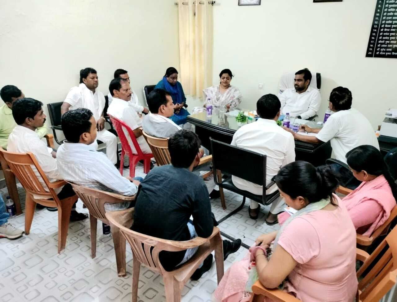 सभी बंद पड़े चापाकलों की सूची तैयार करेंगे जनप्रतिनिधि