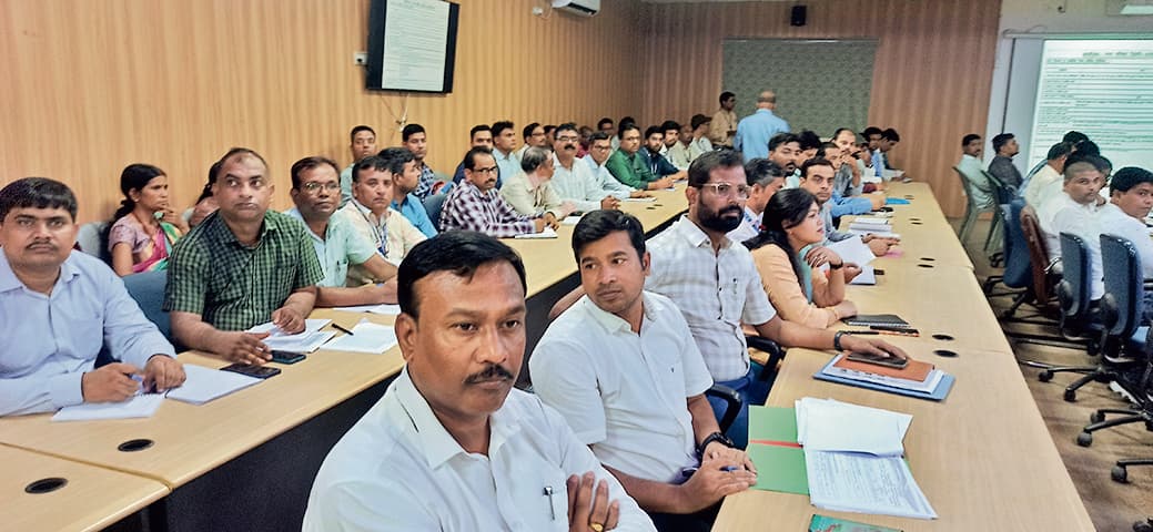 कार्य पूरा होने तक जेइ, बीइओ व बीपीएम का रोका जाये वेतन