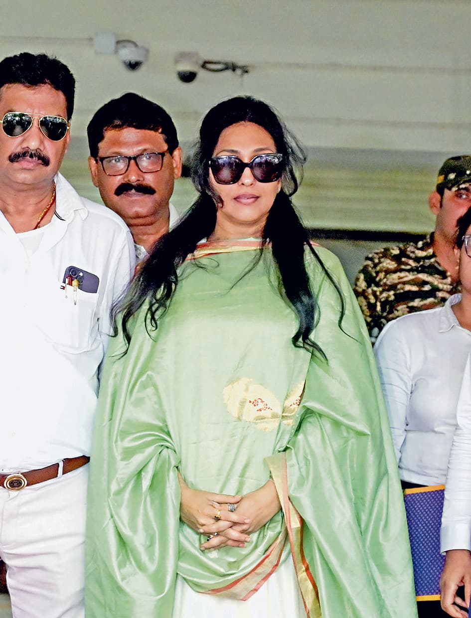 राशन घोटाला : इडी ने अभिनेत्री ऋतुपर्णा सेनगुप्ता से की पूछताछ