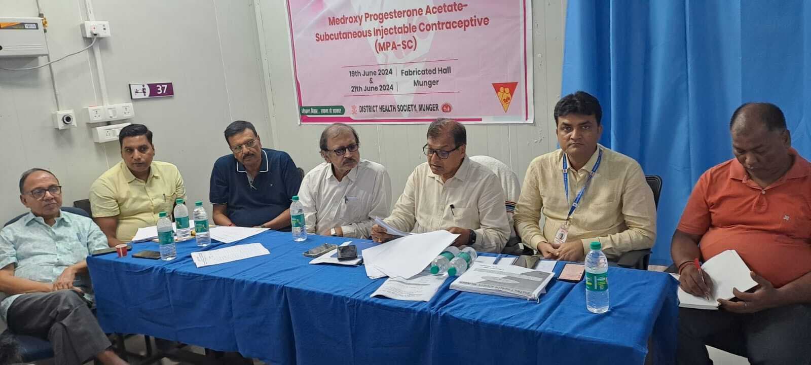 स्वास्थ्य विभाग की समीक्षा बैठक के दौरान एक्शन में दिखे सिविल सर्जन, कईयों पर गिरी गाज