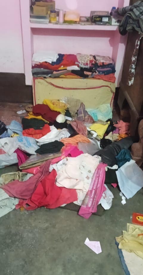 छत पर सो रहा था परिवार, चोरों ने घर से कर ली तीन लाख की संपत्ति की चोरी