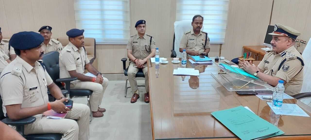 एनएच 80 को छोड़ अब कजरा अभयपुर से निकल रहे अवैध बालू लदे वाहन