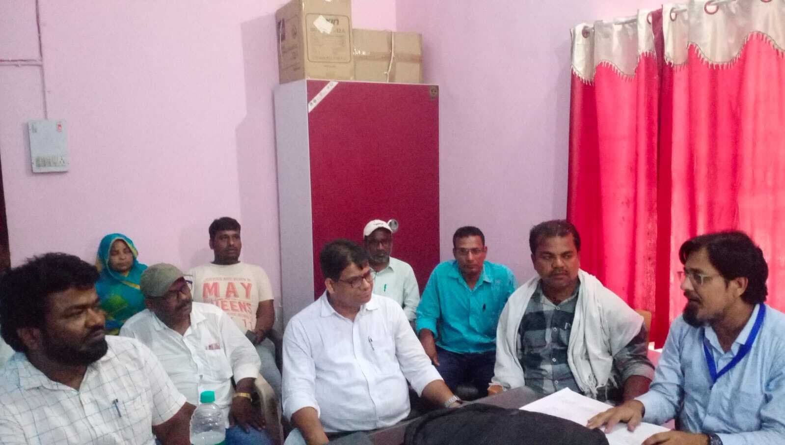 मनरेगा कर्मियों ने की बैठक