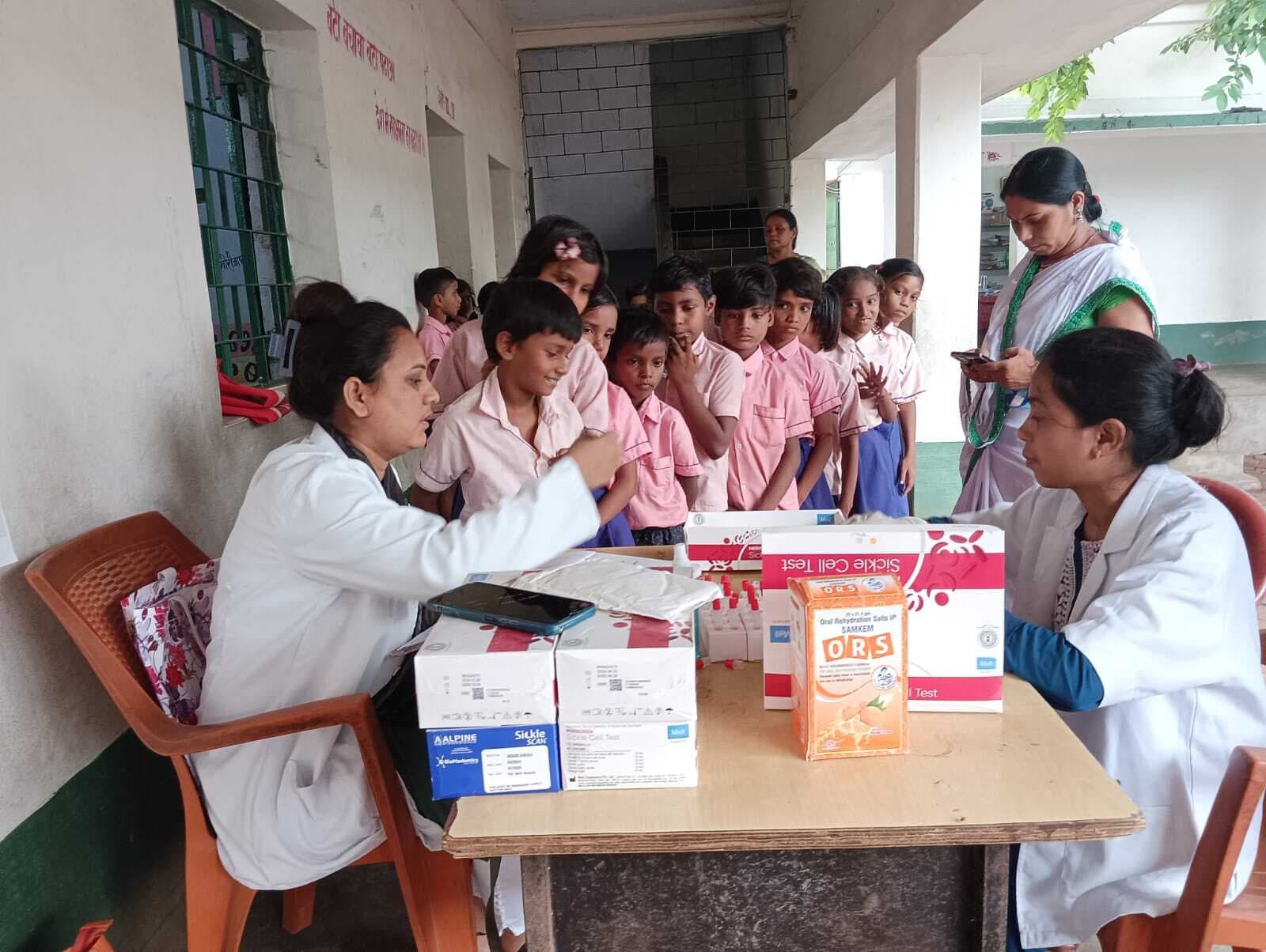 793 लोगों की सिकल सेल एनीमिया की कैम्प लगाकर हुई जांच