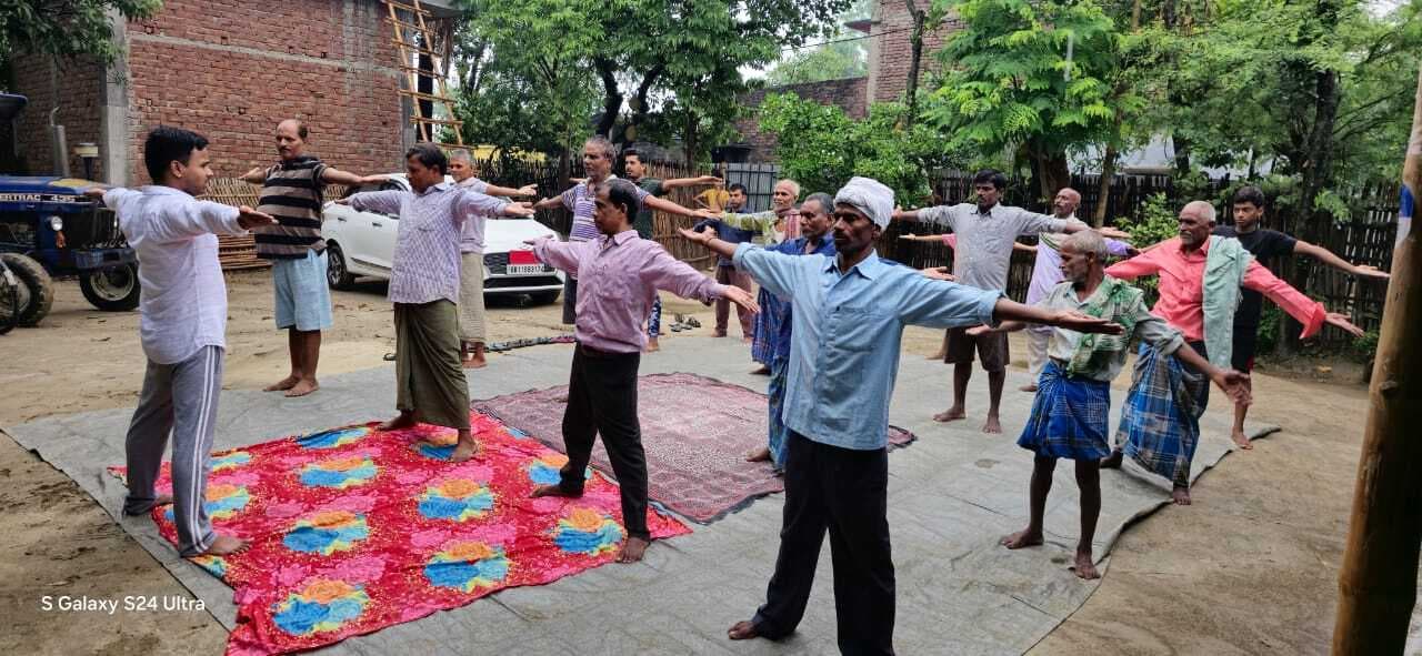 लखनौर गांव में भाजपा ने लगाया योग शिविर