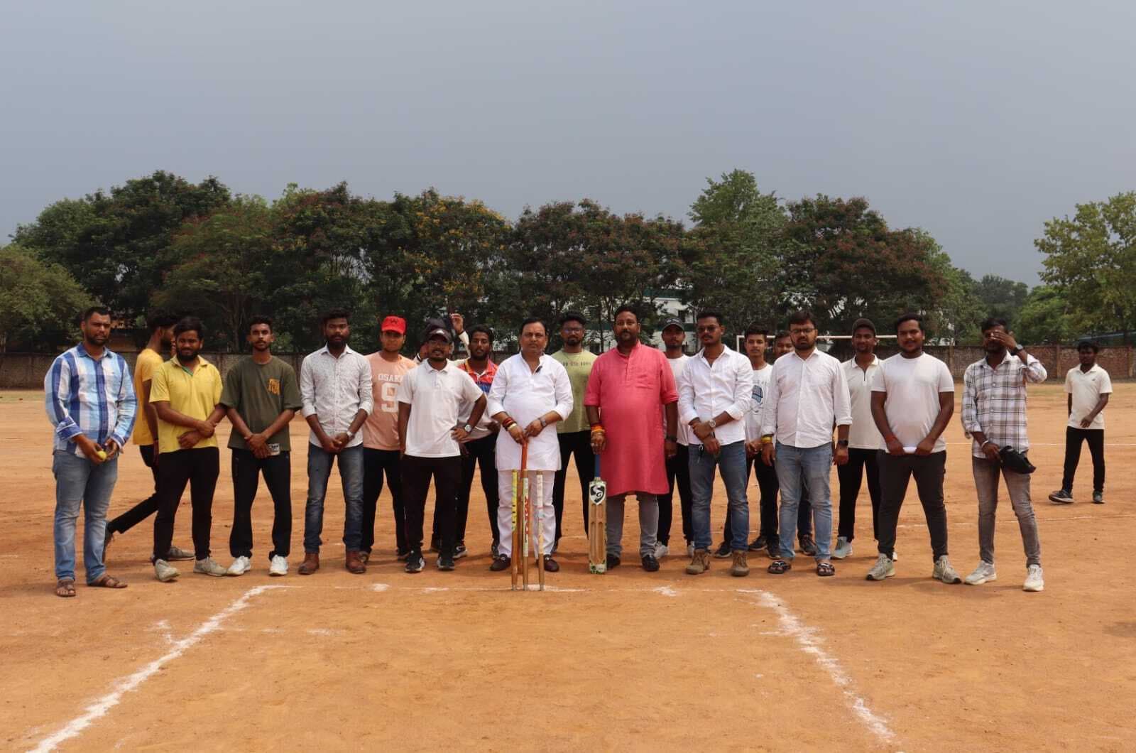 डीएसपीएमयू क्रिकेट लीग का उदघाटन, 32 टीमें शामिल