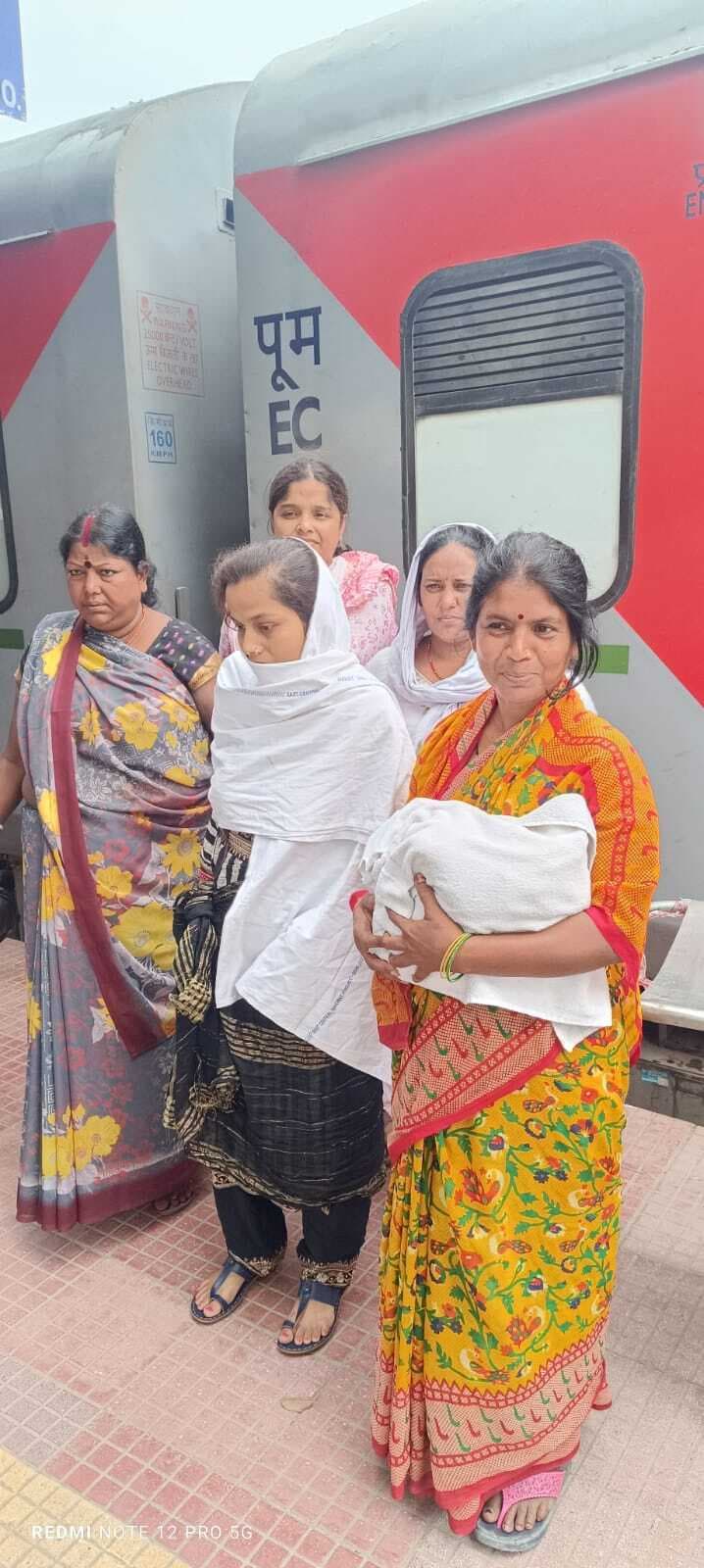 सप्तक्रांति एक्सप्रेस में गूंजी किलकारी