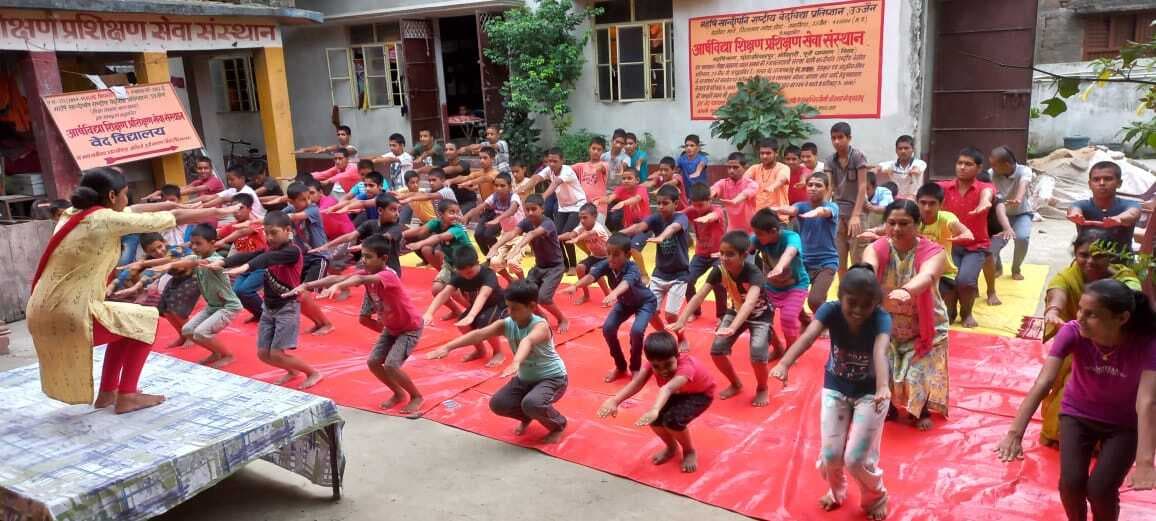 भारतीय संस्कृति और संस्कारों का अभिन्न अंग है योग