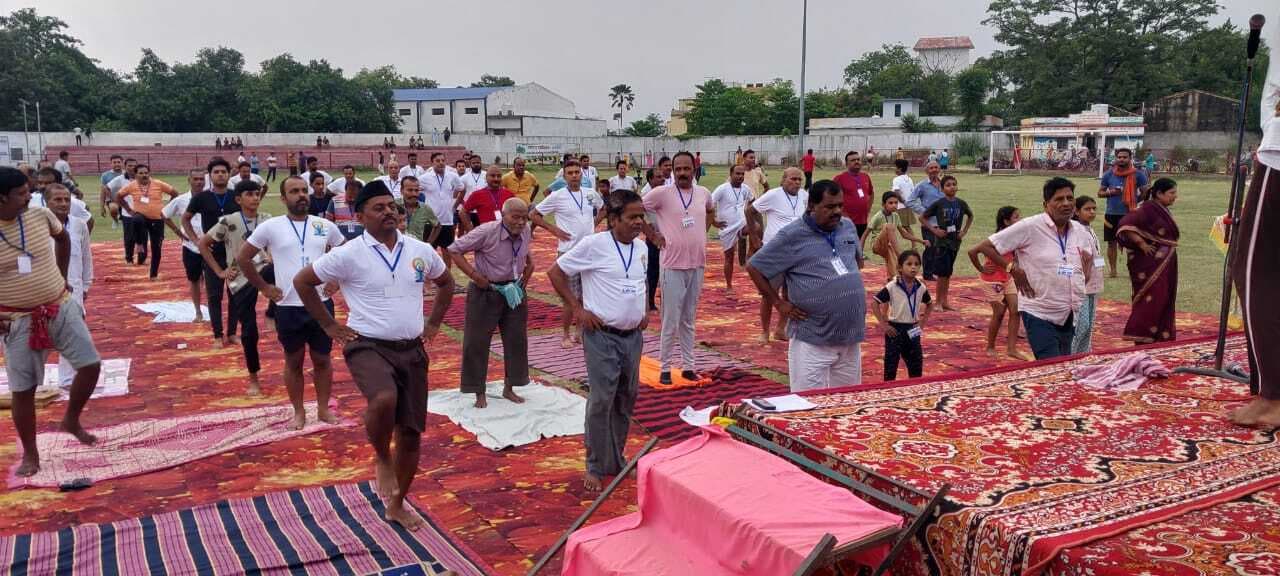 योग केवल शारीरिक ही नहीं मानसिक स्वास्थ्य के लिए फायदेमंद