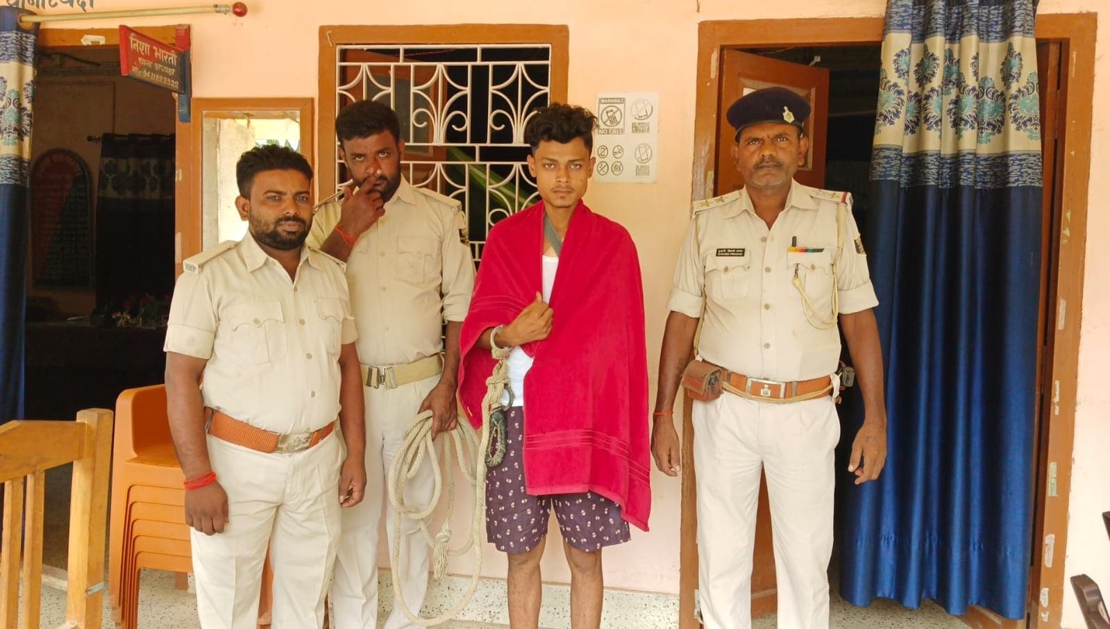 बोलेरो पर लदी शराब बरामद