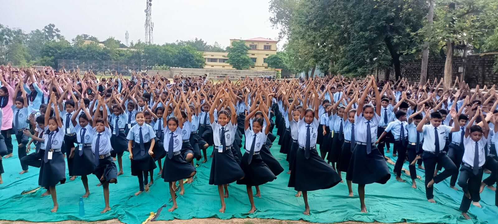 लोगों ने योग दिवस पर किया योग