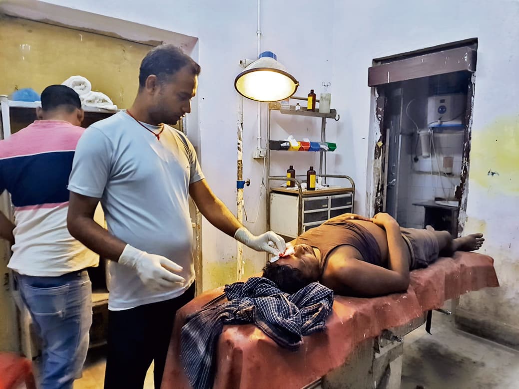 बाइक की ठोकर से युवक घायल, पीएमसीएच रेफर