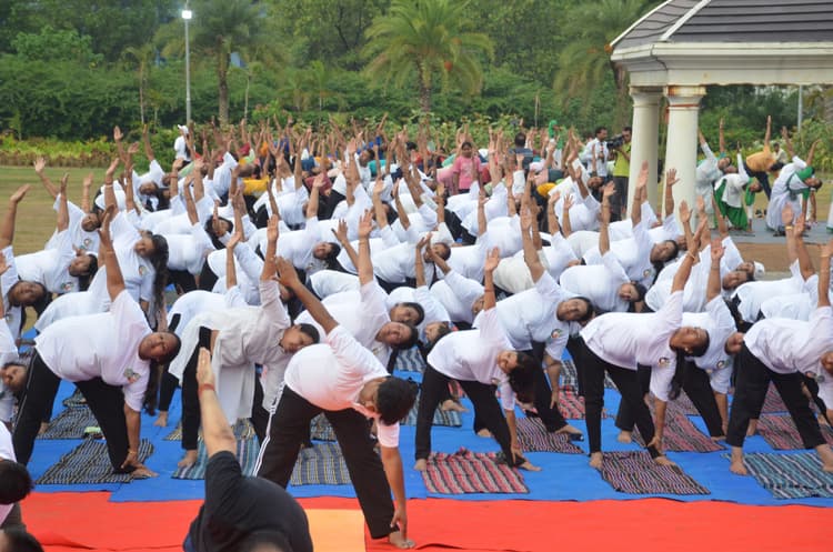 योग तन और मन को शांत रखने का सबसे अच्छा साधन : बन्ना