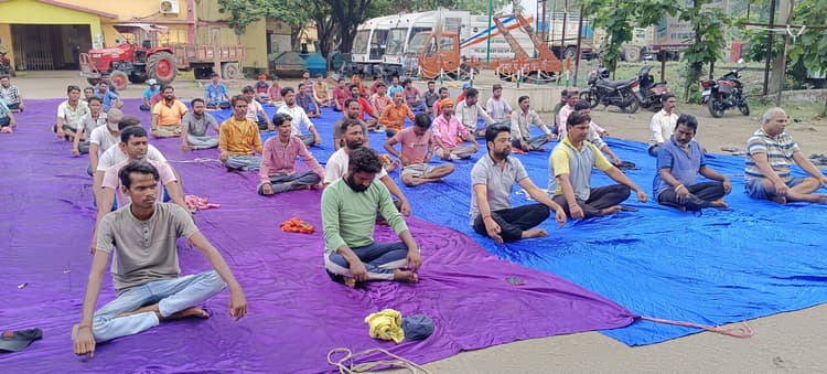 फुसरो नगर परिषद में मना योग दिवस