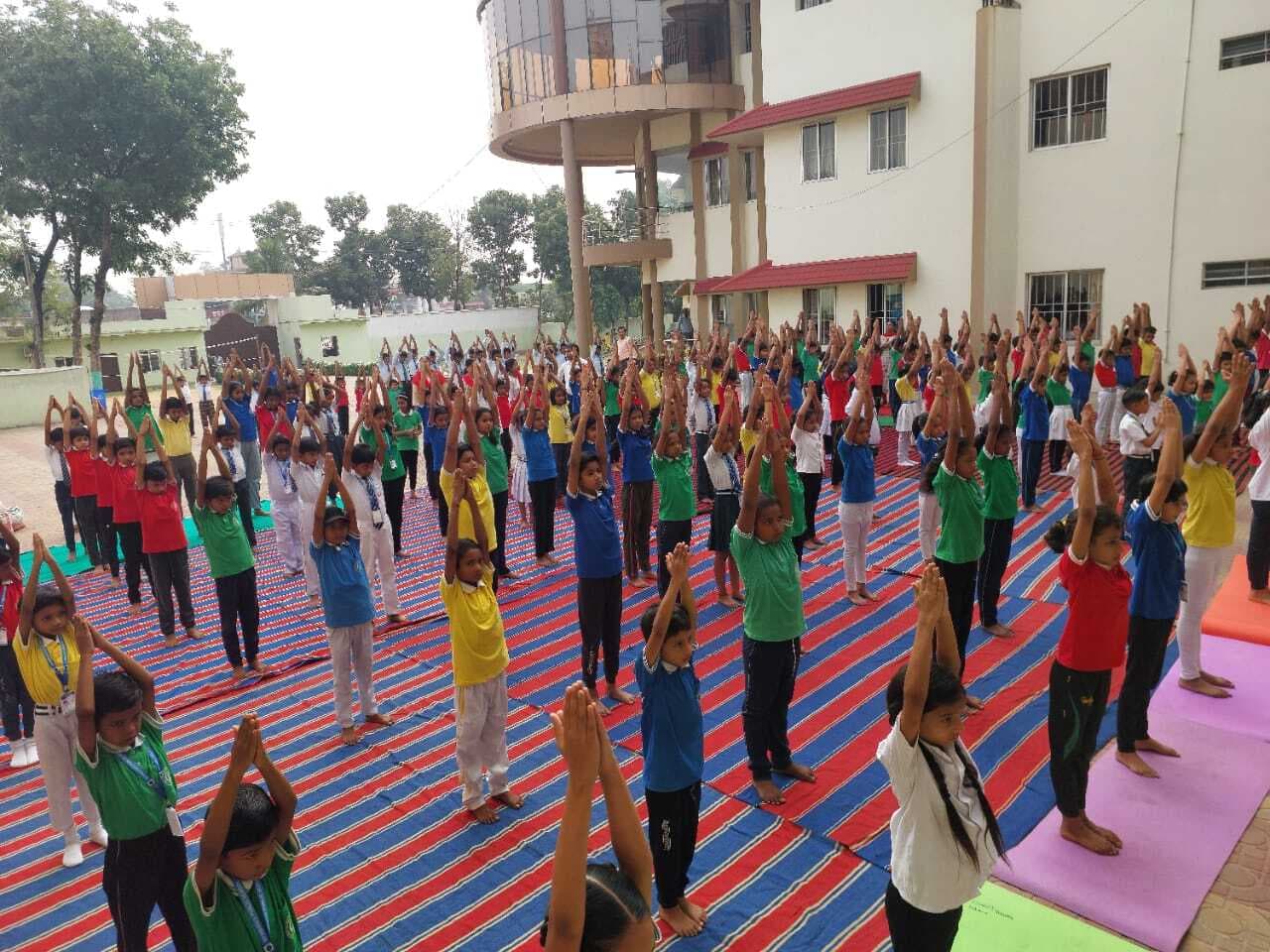 शिक्षण संस्थानों में लिया गया योग को दिनचर्या में शामिल करने का संकल्प