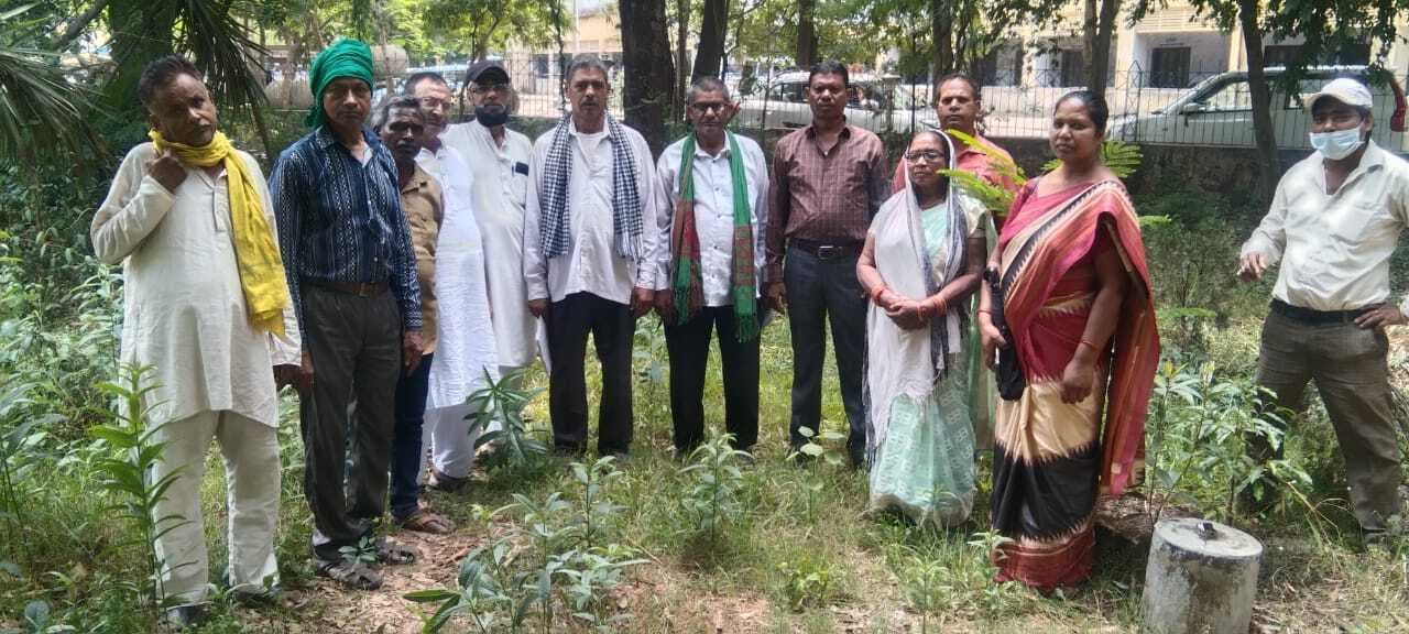 विकास योजना के नाम पर  होनेवाले भ्रष्टाचार का किया विरोध