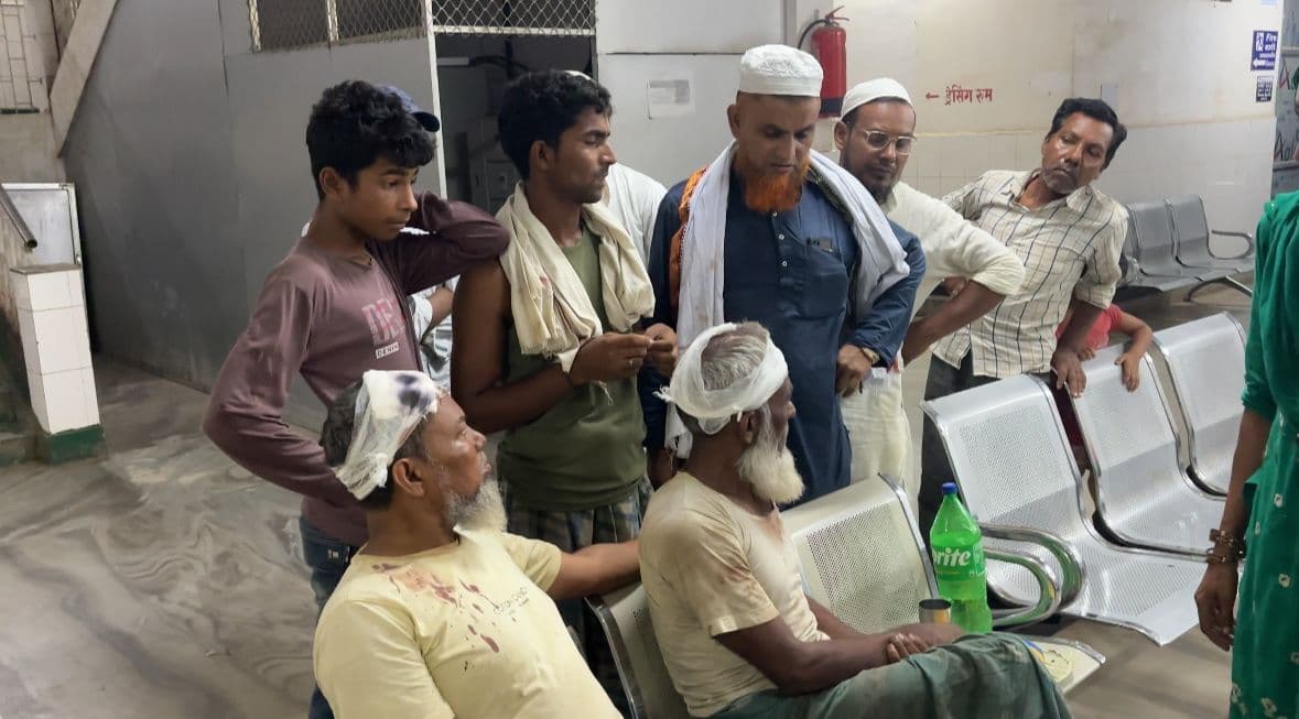 जमीन विवाद को लेकर दो पक्षों में मारपीट, डेढ़ दर्जन लोग घायल, आठ रेफर