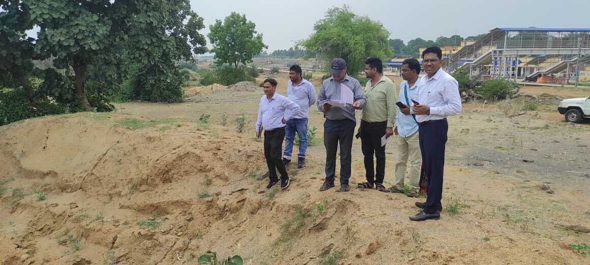 सरैयाहाट बीडीओ ने किया मनरेगा योजना का निरीक्षण