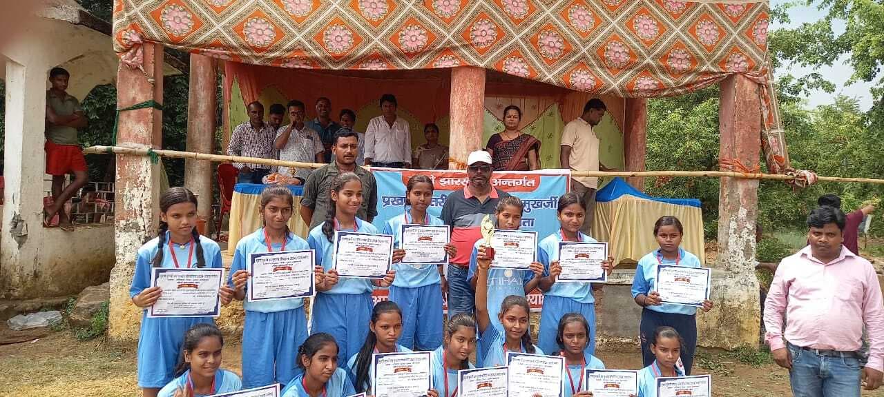 अंडर- 14 बालक वर्ग में निपनियां की टीम बनी विजेता