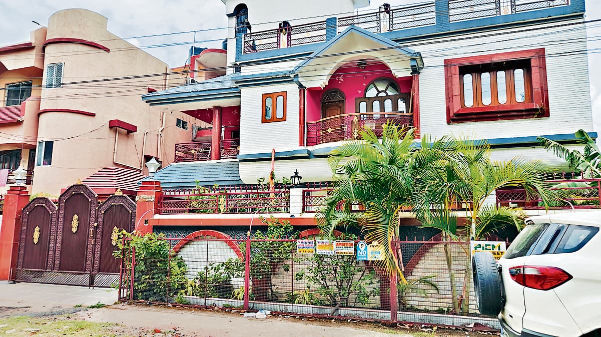 जमीन कारोबारी अवधेश ने बेटे का मेडिकल में एडमिशन कराने के लिए सिकंदर को दिया था ब्लैंक चेक