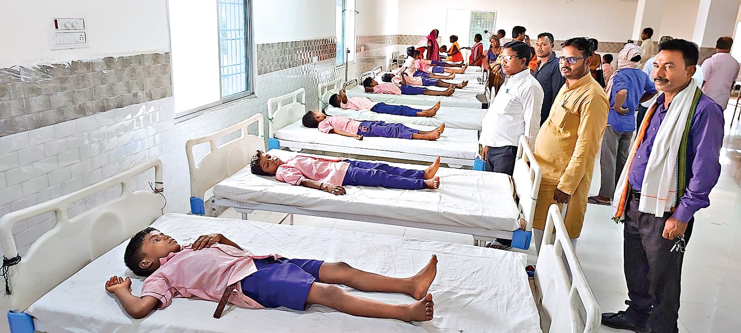 स्कूल में लगी जलमीनार का पानी पीने से 20 बच्चों की तबीयत बिगड़ी