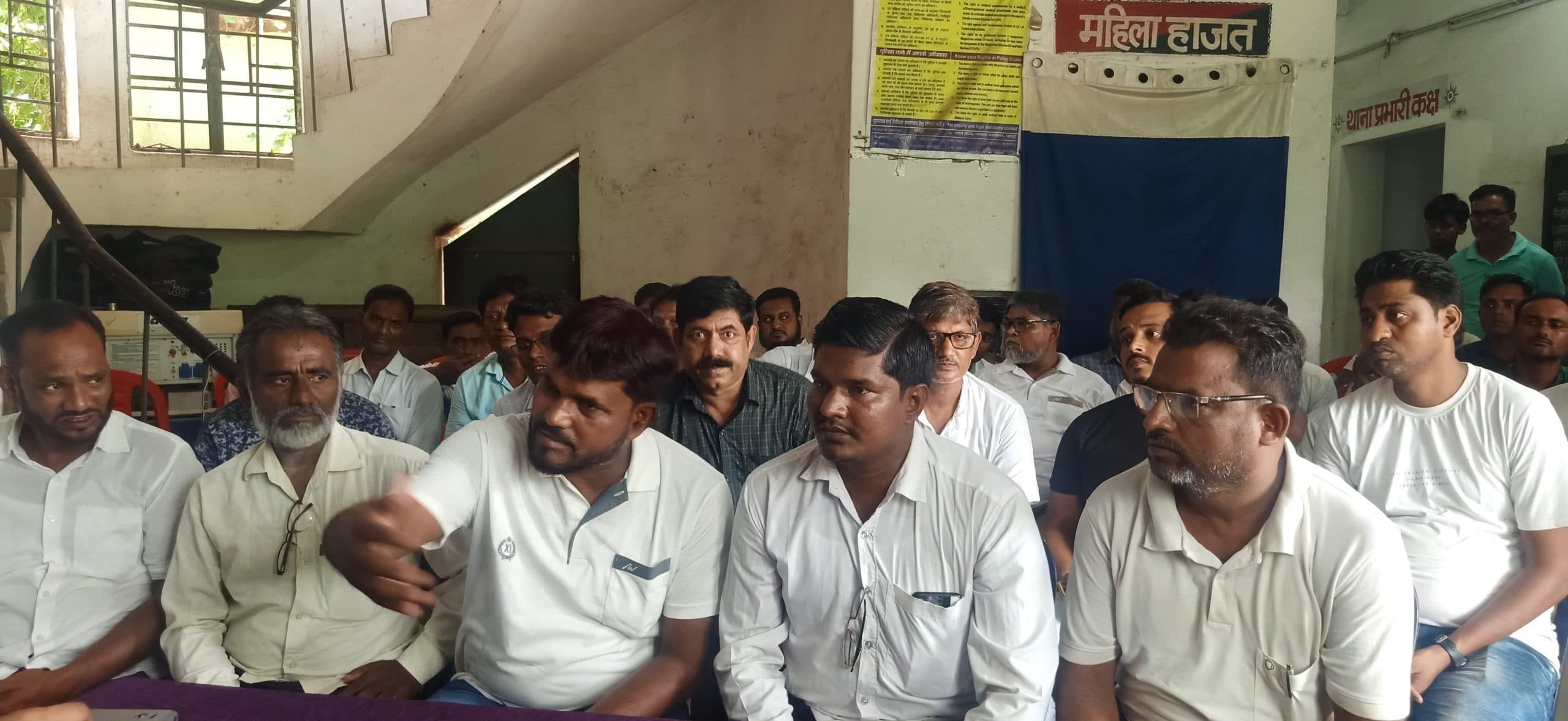 गोपीनाथपुर हिंसा के बाद मुफस्सिल थाना में हुई शांति समिति की बैठक, एसडीपीओ ने कहा- दोषियों पर होगी कार्रवाई