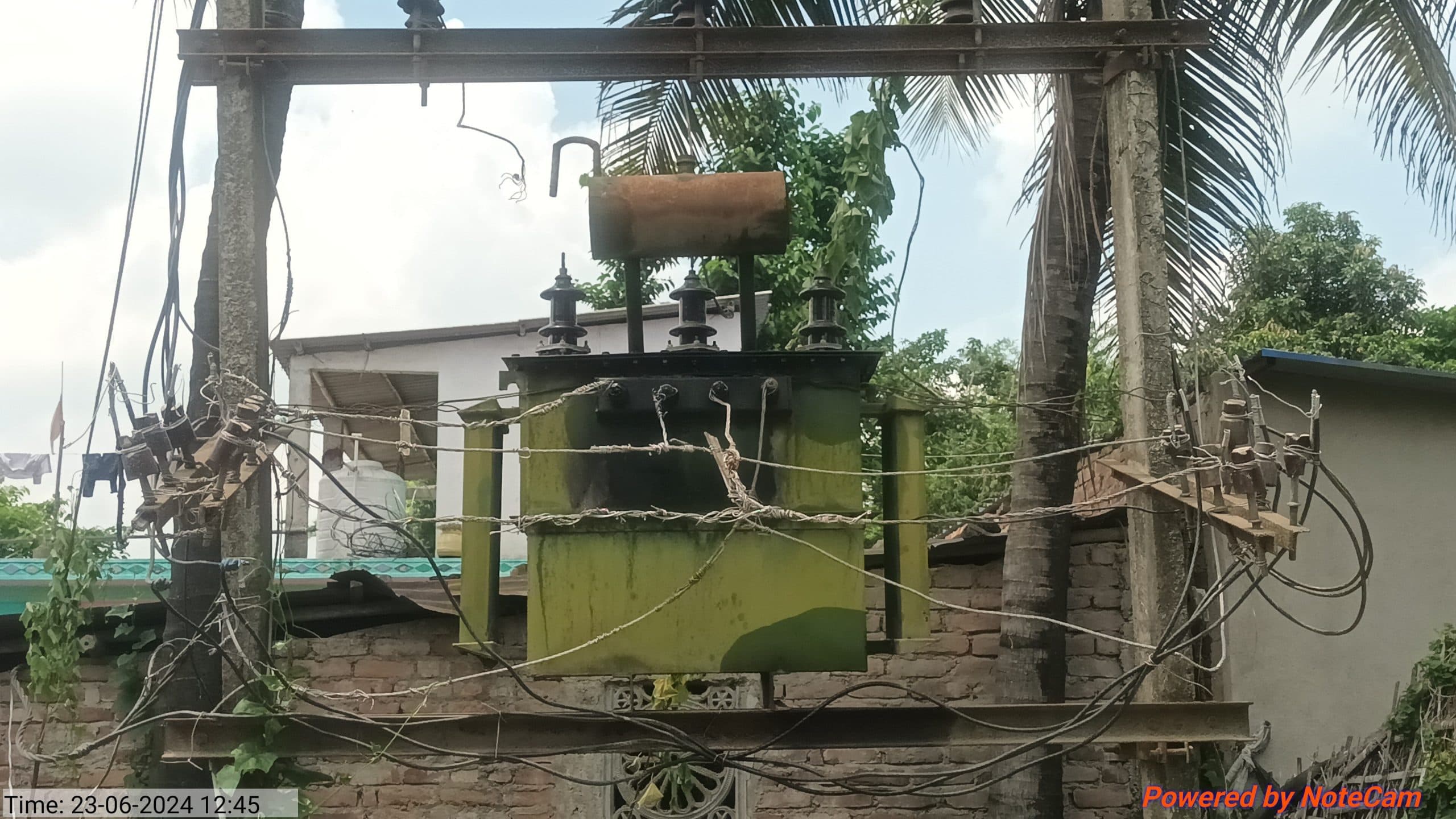 मोहनिया चकला वार्ड 11 में नहीं बदला गया ट्रांसफार्मर