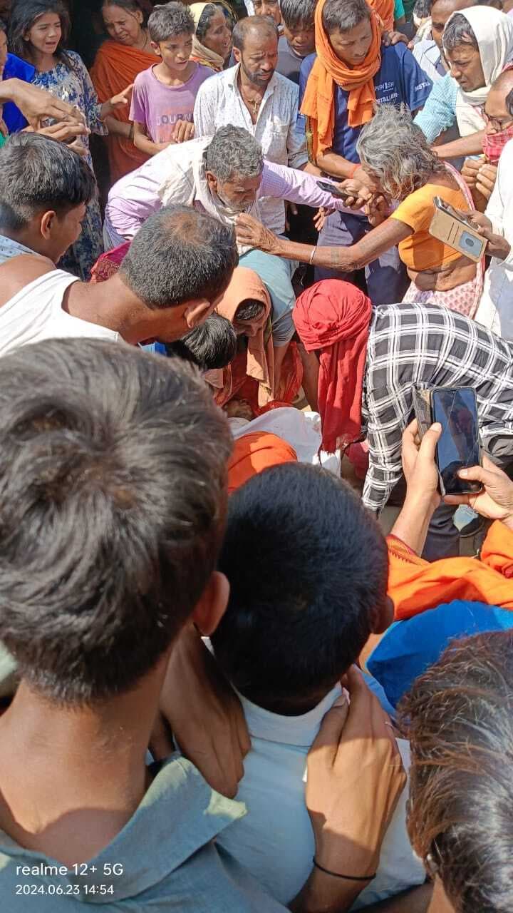 सड़क दुर्घटना में घायल युवक की इलाज के दौरान मौत