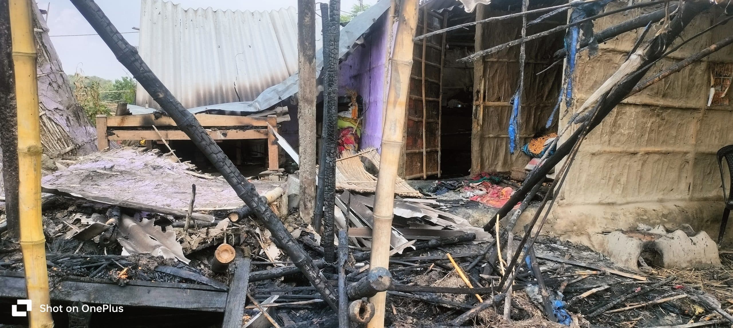 आग लगने से घर सहित सामान जलकर राख