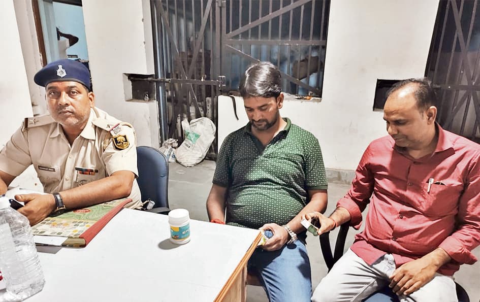 डीबीआर के डायरेक्टर मनीष सिंह को नहीं ढूंढ़ पा रही पुलिस, कनेक्शन खंगाल रही एजेंसियां