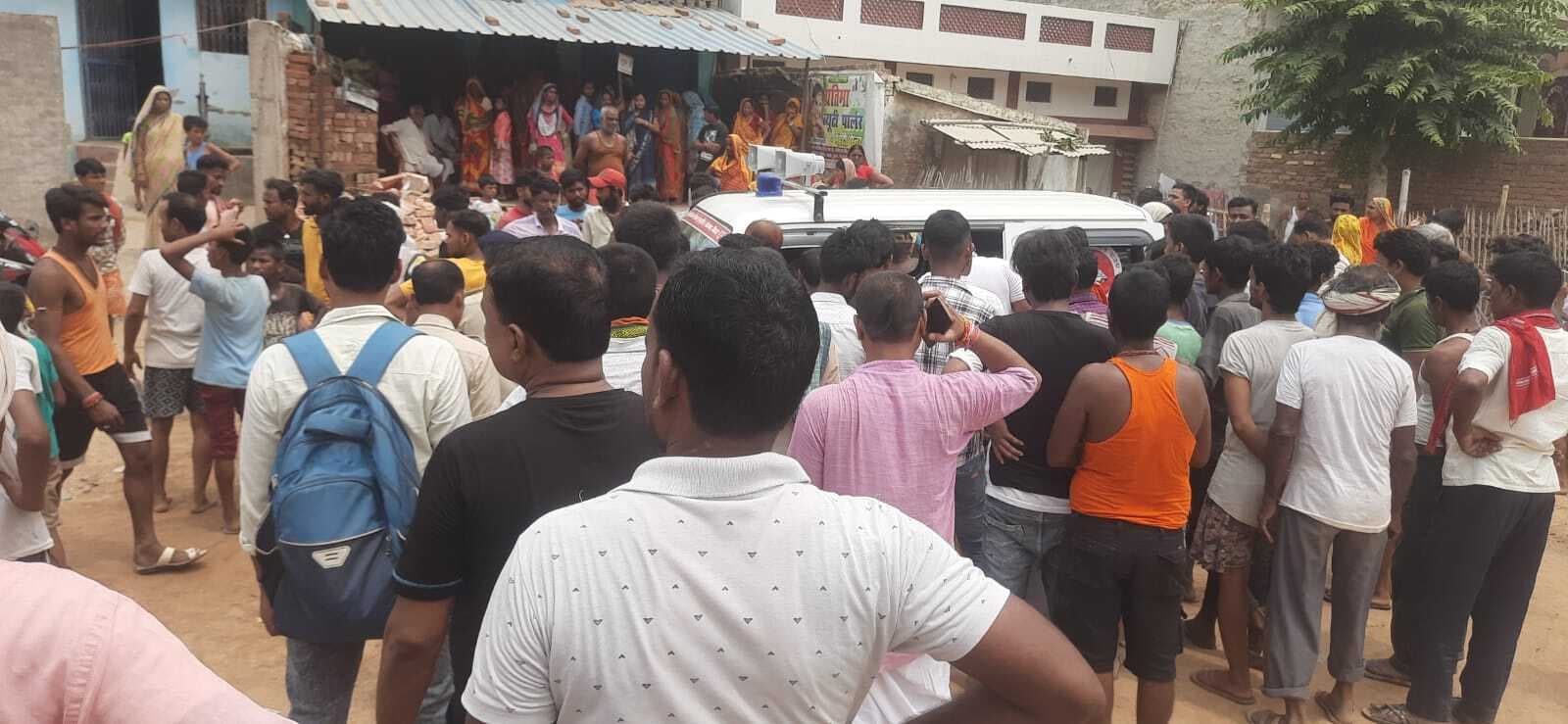 हाइवा की ठोकर से युवक की मौत, हंगामा