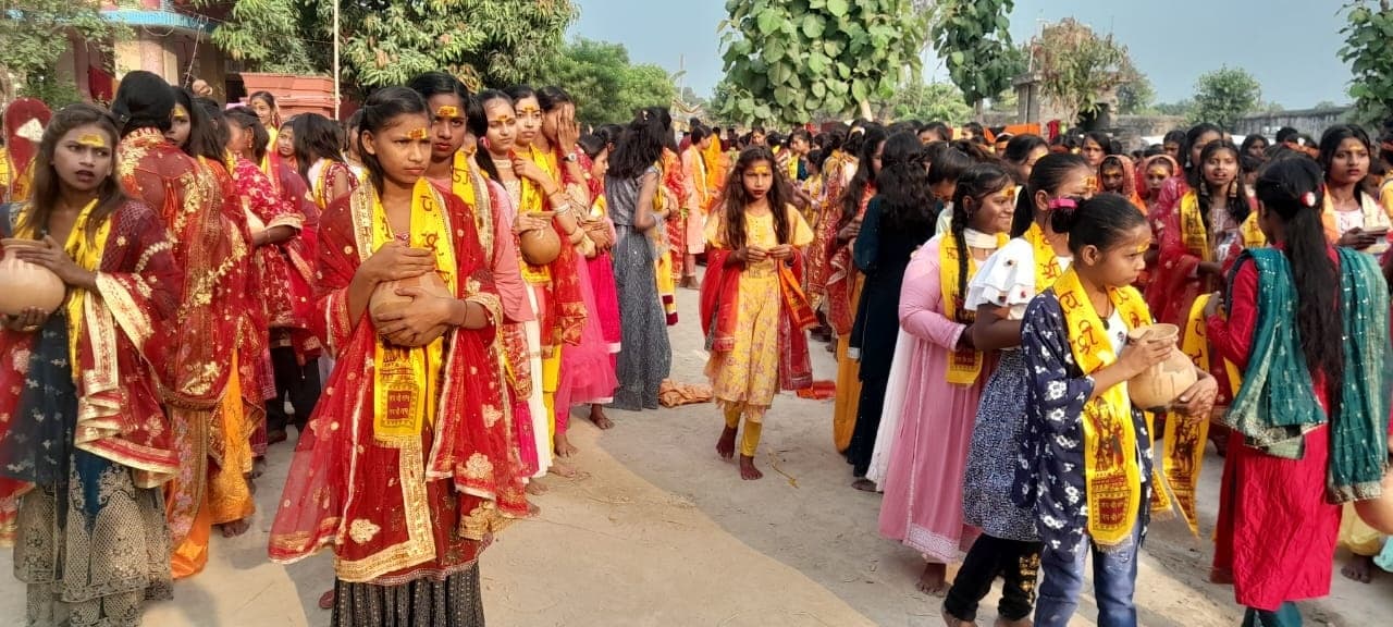 सीताराम महायज्ञ को लेकर निकाली कलश यात्रा