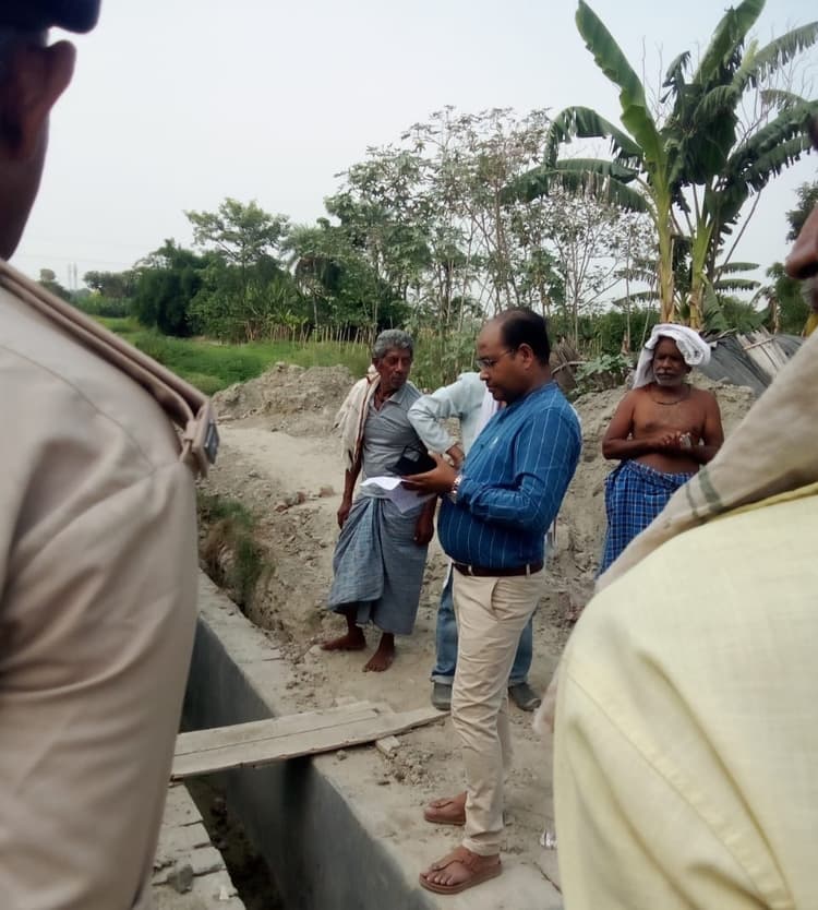 जिला परिवहन पदाधिकारी ने की योजना की जांच