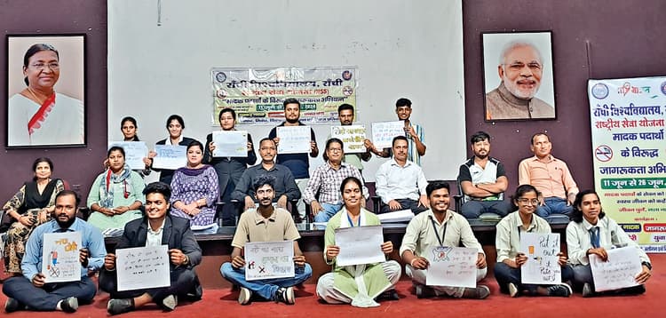 नशा कारोबारियों का मुख्य टारगेट युवा होते हैं