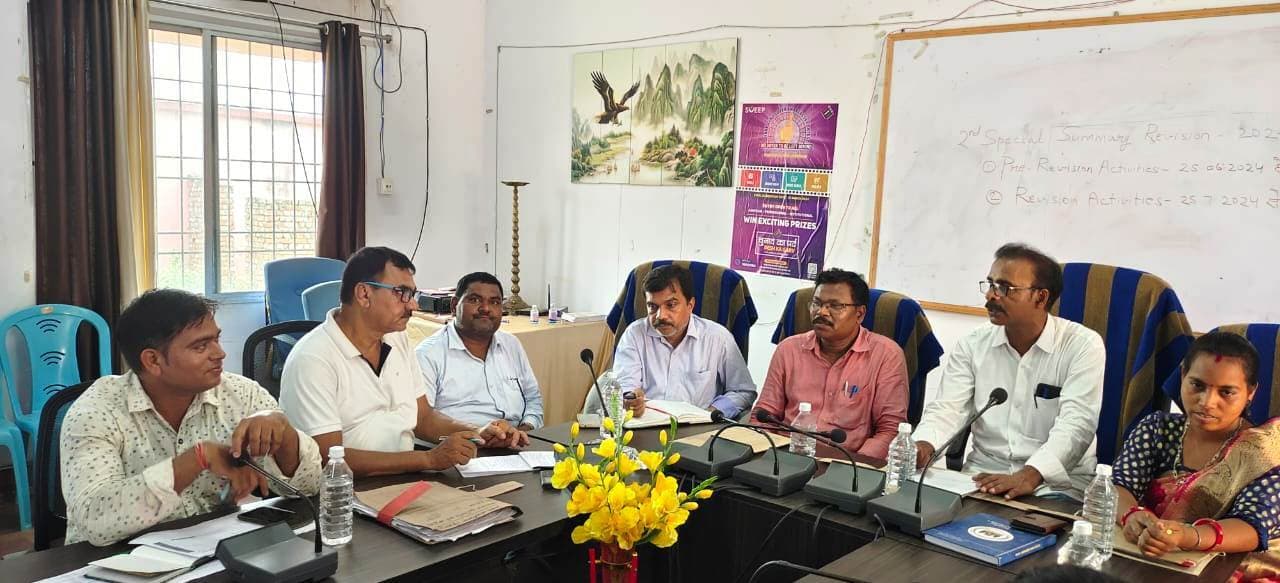 पंचायत समिति ने की योजनाओं की समीक्षा, वन विभाग के प्रतिनिधि रहे अनुपस्थित