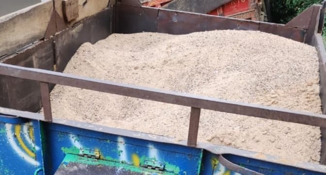 अबुआ आवास के लाभुकों को नहीं मिल रहा बालू