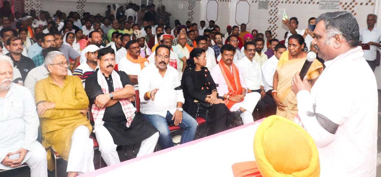 आपातकाल लगानेवालों के मुंह से संविधान बचाने की बातें अच्छी नहीं लगती : अमर बाउरी