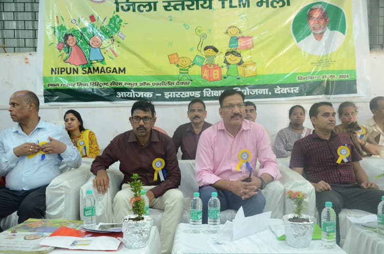 शिक्षकों ने लगायी टीएलएम प्रदर्शनी, अब रांची के निपुण समागम में लेंगे हिस्सा